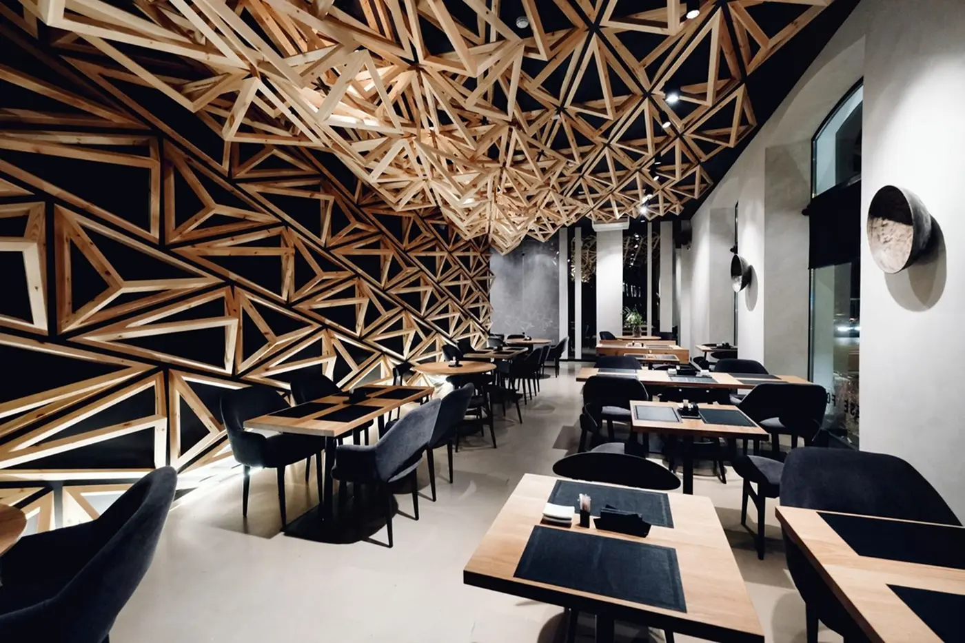Design interior restaurante — o atmosferă care atrage oaspeții
