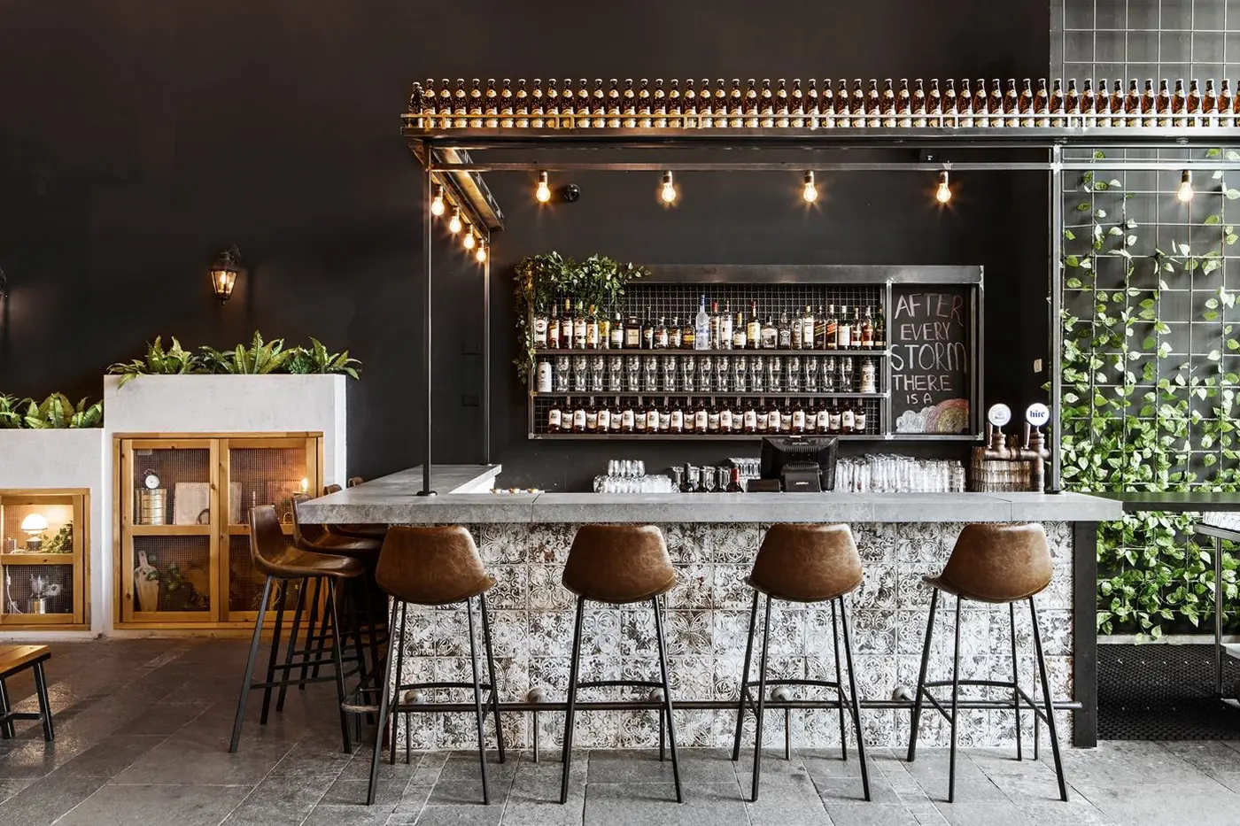 Design interior baruri — stil și atmosferă pentru seri de neuitat