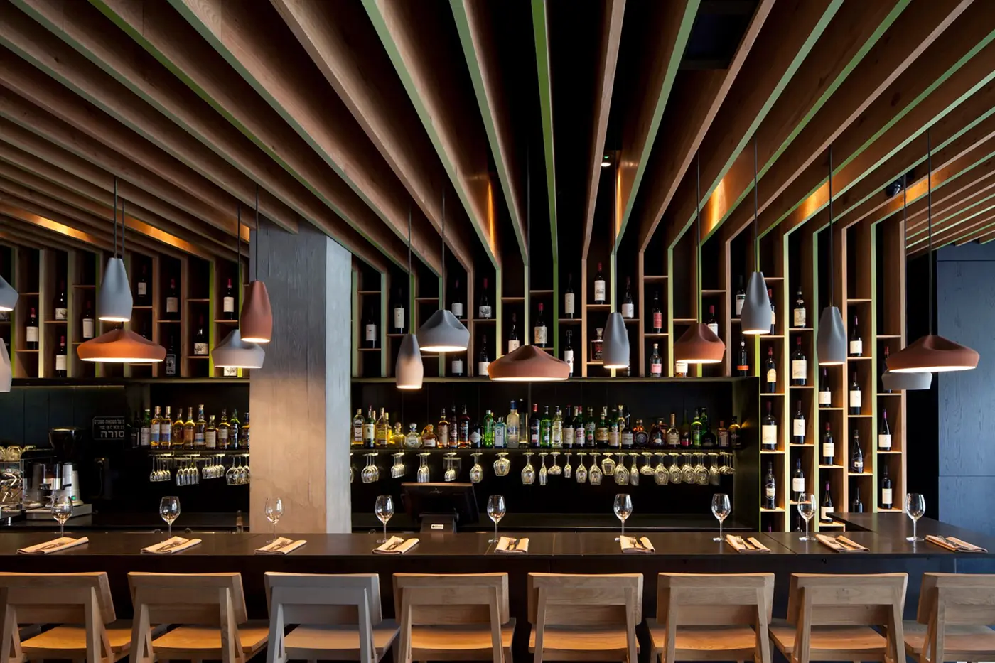 Design interior baruri — stil și atmosferă pentru seri de neuitat