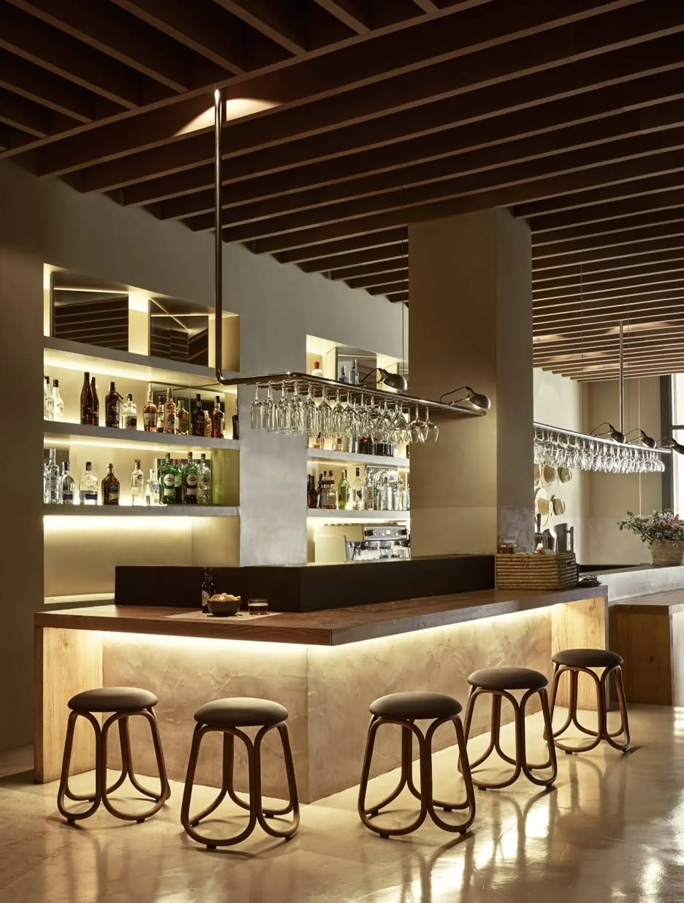 Design interior baruri — stil și atmosferă pentru seri de neuitat